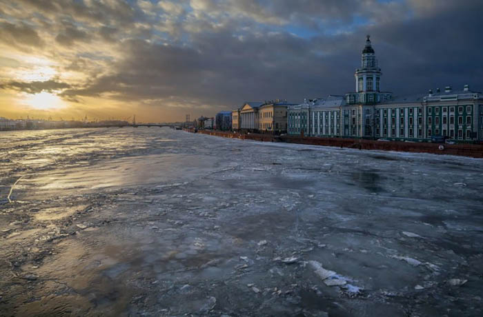 Нева река зимой замерзает или нет, фото